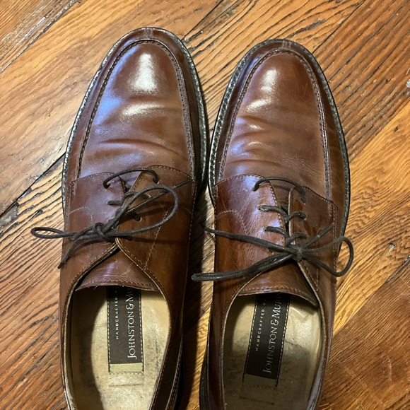 Johnston & Murphy Brown Oxfords with Smooth Leather and Polished Finish - Picture 1 of 3